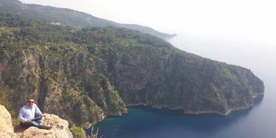 ’HERO’lu fotoğraf paylaşan Milli Eğitim Müdürü’ne gözaltı