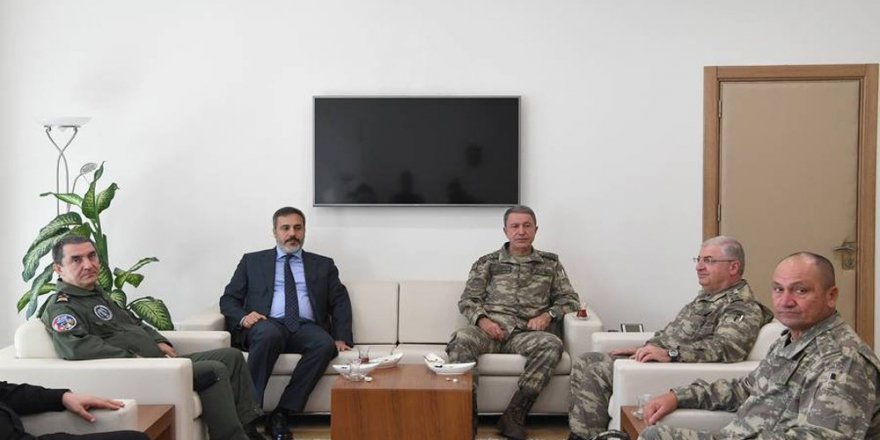 Kuvvet Komutanları ve MİT Müsteşarı Suriye Sınırında