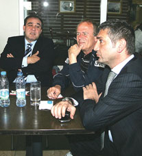 Hem ligi hem kupayı alırız