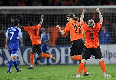 Mircea Lucescu Kadıköye geliyor