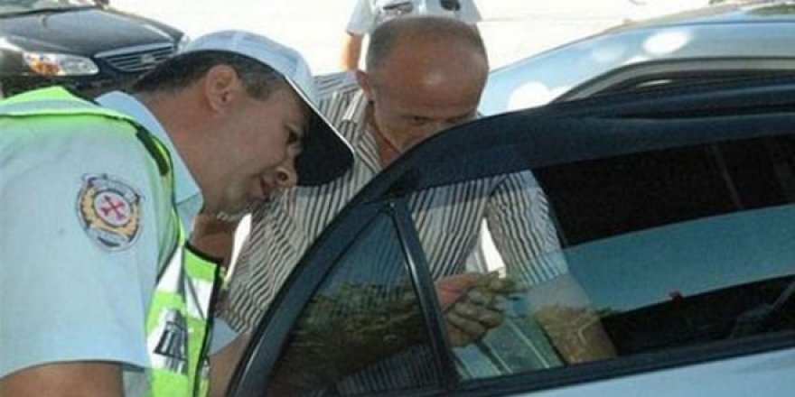 Arabalarda cam filmi denetimi başladı, cezası 427 lira