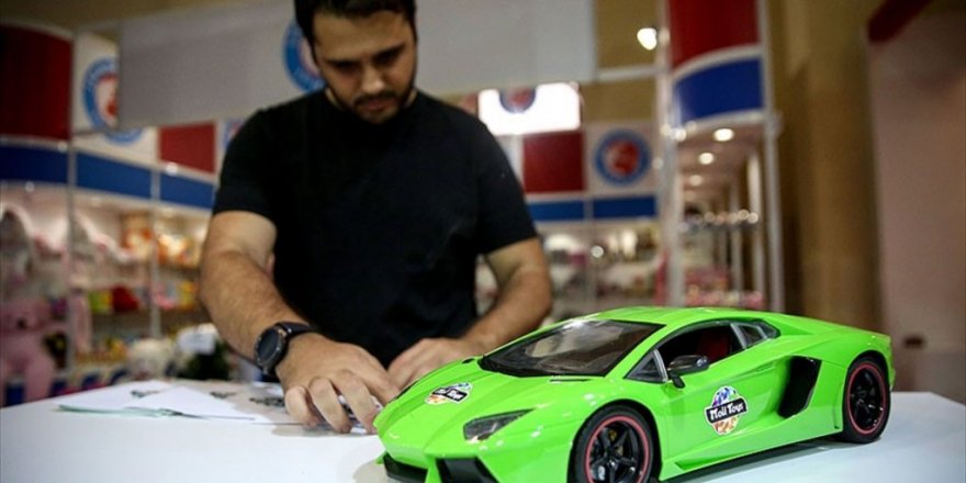 Türkiye'nin ilk yerli uzaktan kumandalı oyuncak arabası görücüye çıktı