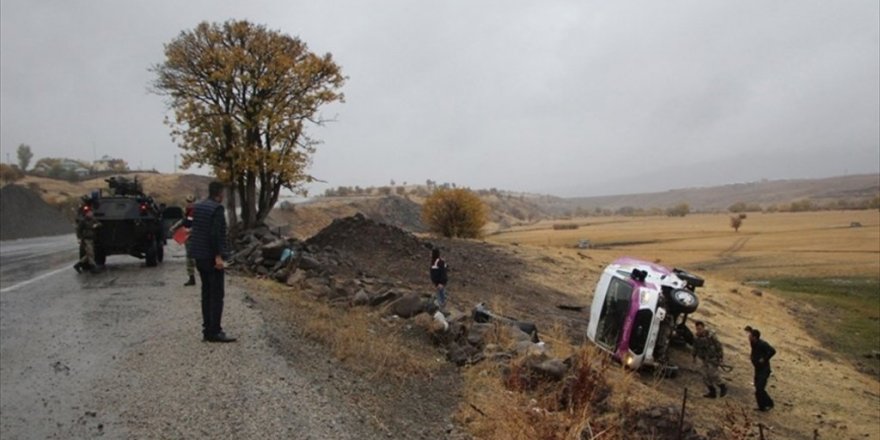 Halı Saha Yolunda Kaza: 19'u çocuk 23 kişi yaralandı