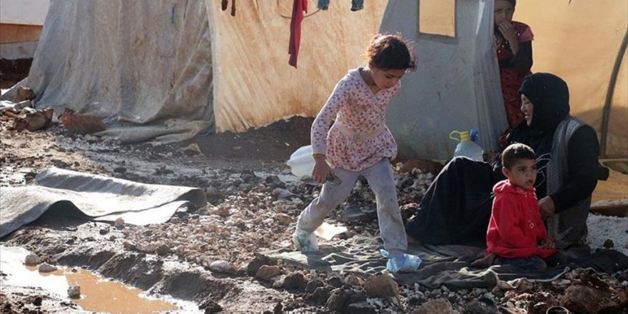 İdlib'deki Bazı Sığınmacı Kampları Su Altında Kaldı