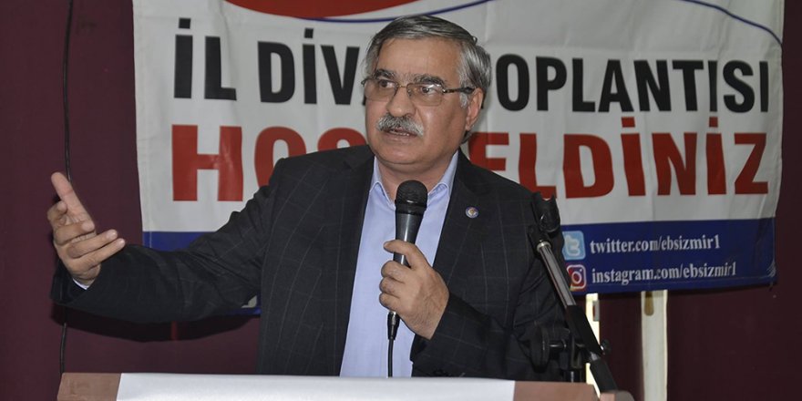 Latif Selvi: Sınıfta akıtılan ter, öğretmenin performansı