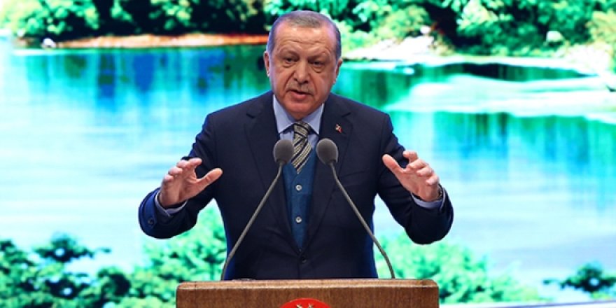 Erdoğan, sahneye getirdiği cami maketiyle uyardı