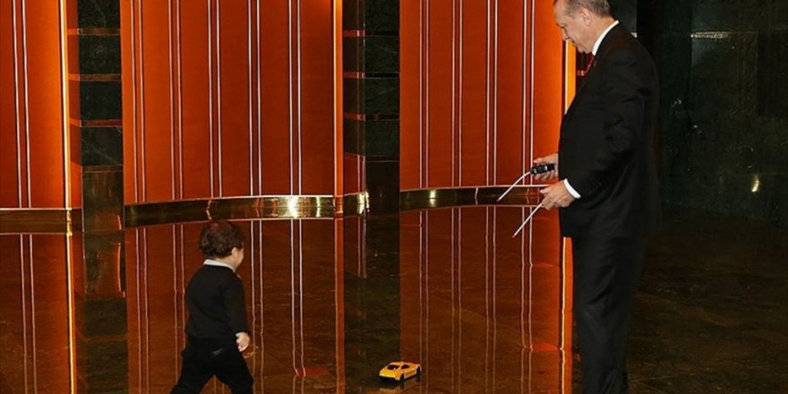 Cumhurbaşkanı Erdoğan Torunuyla Fotoğrafını Paylaştı