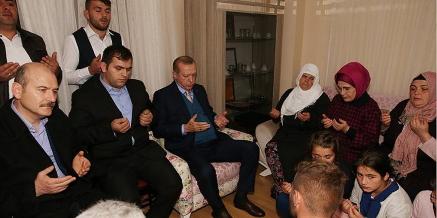 Erdoğan, şehit Eren Bülbül'ün ailesini ziyaret etti