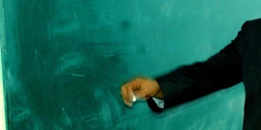 Öğretmen geçinemiyor