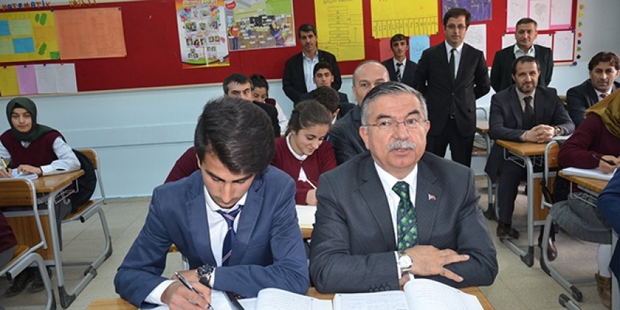 Bakan Yılmaz'dan 'sözleşmeli öğretmen' açıklaması