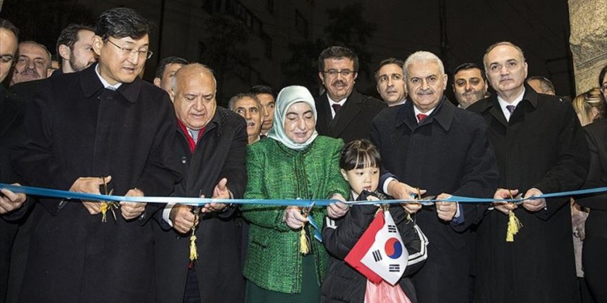 Başbakan Yıldırım büyükelçilik binasını 'Ayla' ile açtı