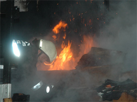 İngilizce öğretmeni yanarak öldü!