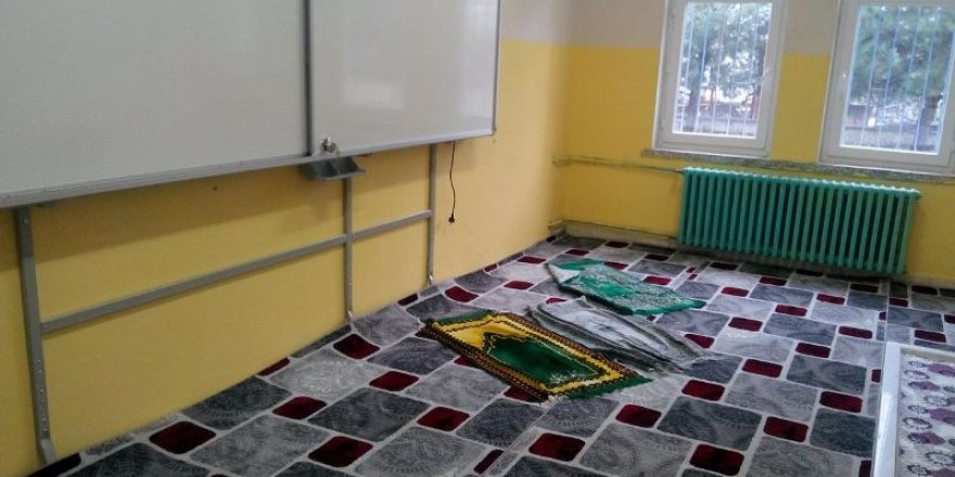 Okul Müdüründen Sendikalı Öğretmene Mescit Yasağı