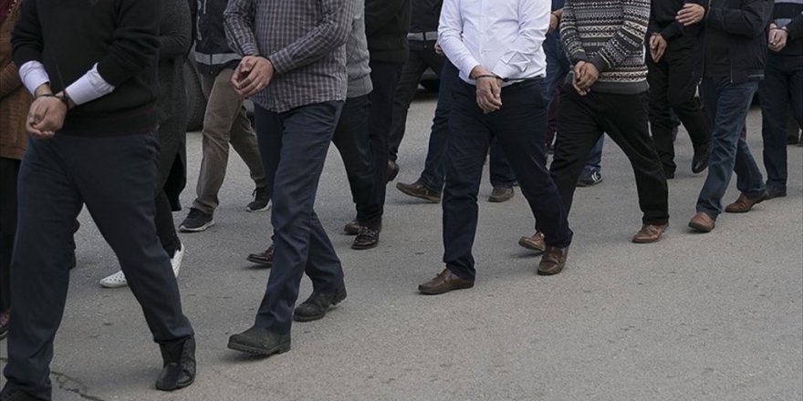 Polis, gazeteci ve öğretim görevlisi, 36 FETÖ gözaltısı