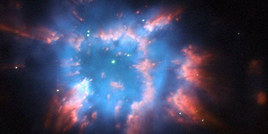 Hubble Teleskobu, Sunak takımyıldızındaki yıldız nebulasını görüntüledi