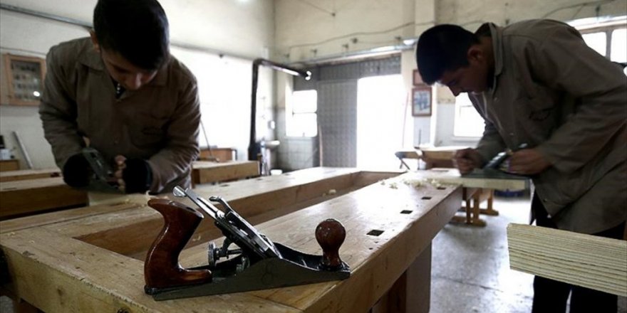 Lise öğrencilerinin yüzde 42'sinin tercihi mesleki eğitim