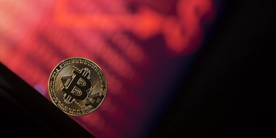 Bitcoin'de düşüş sürüyor