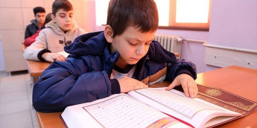 İmam Hatipliler Mehmetçik'e dua etti