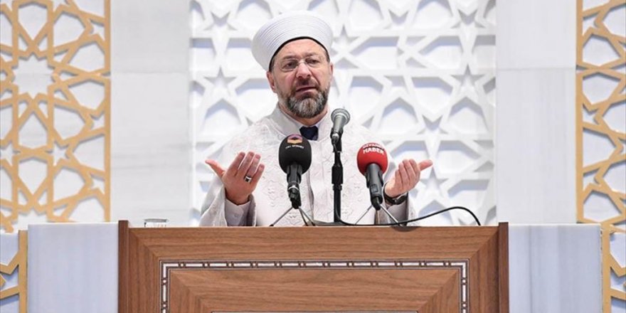 Diyanet İşleri Başkanı Erbaş, gençlerle Mehmetçik'e dua etti