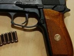 Öğretmen derse silahlı girecek