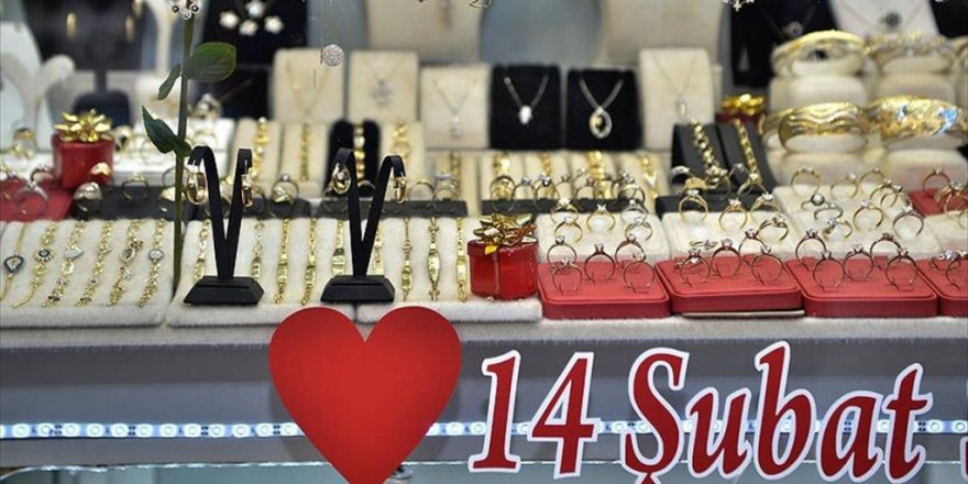 Sevgililer Günü öncesi 'tüketim tuzağı' uyarısı