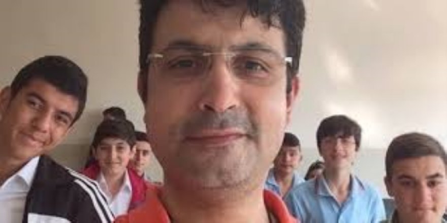 Öğretmen, vefat ettikten sonra görevine iade edildi