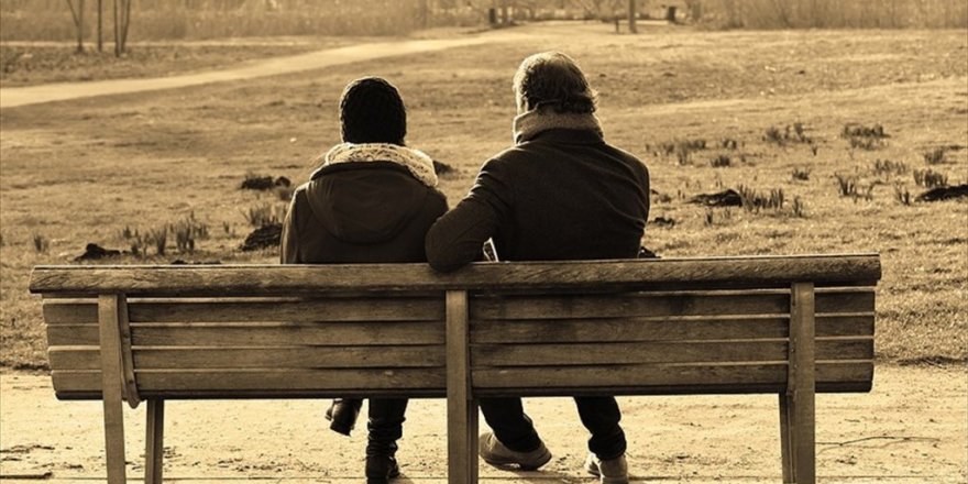 Türkiye'de kadınlar erkeklerden 5 yıl daha fazla yaşıyor