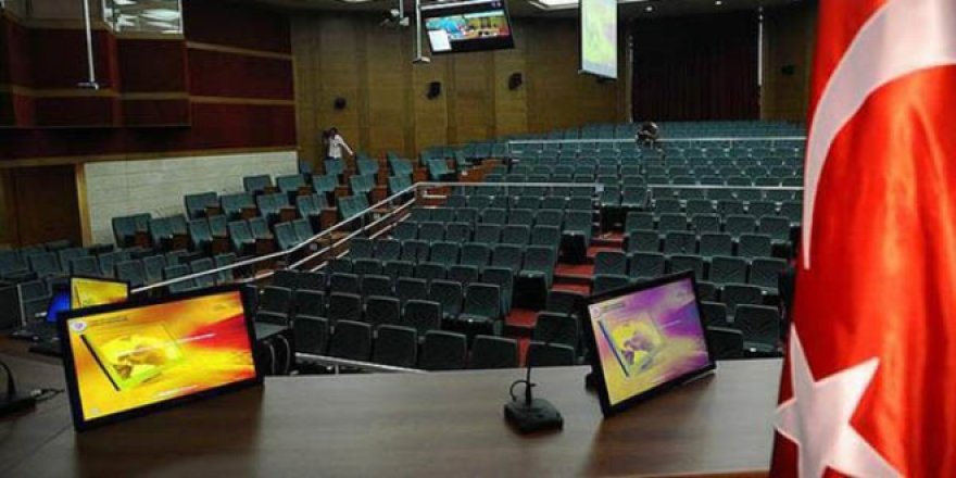 Öğretmenlerin de olduğu 48 sanığa ceza yağdı