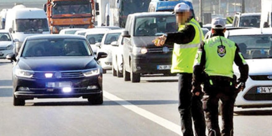 'Çakar'dan açığa alınan polisten müdürlere suç duyurusu