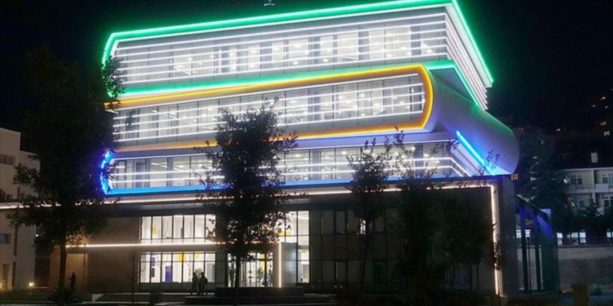 Kitap görünümlü kütüphane hizmete girdi