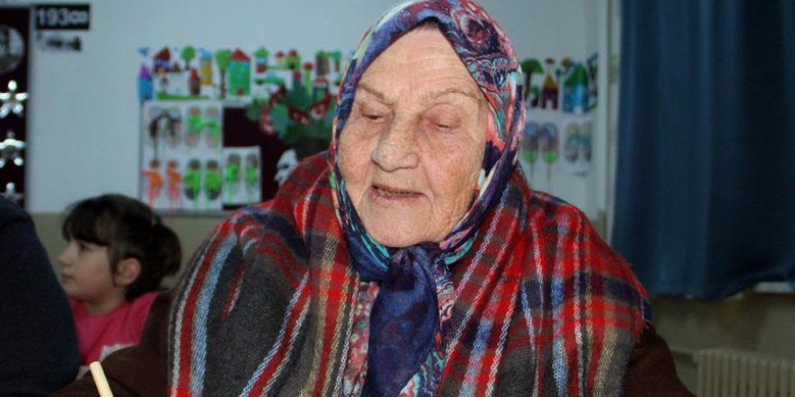 Okul sıralarıyla 92 yaşında buluştu