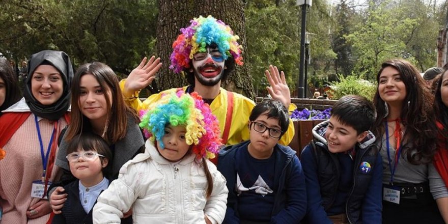 Down sendromlu çocuklar Kuğulu Park'ta eğlendi