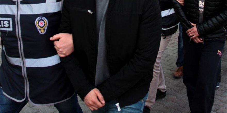 12 öğretmen FETÖ/PDY'den gözaltında