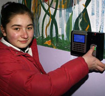 Yatılı okulda parmak okuma sistemi