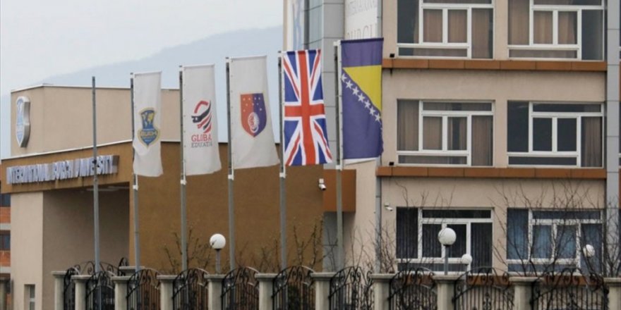 Bosna Hersek'teki FETÖ okullarında 'İngiliz' bayrağı
