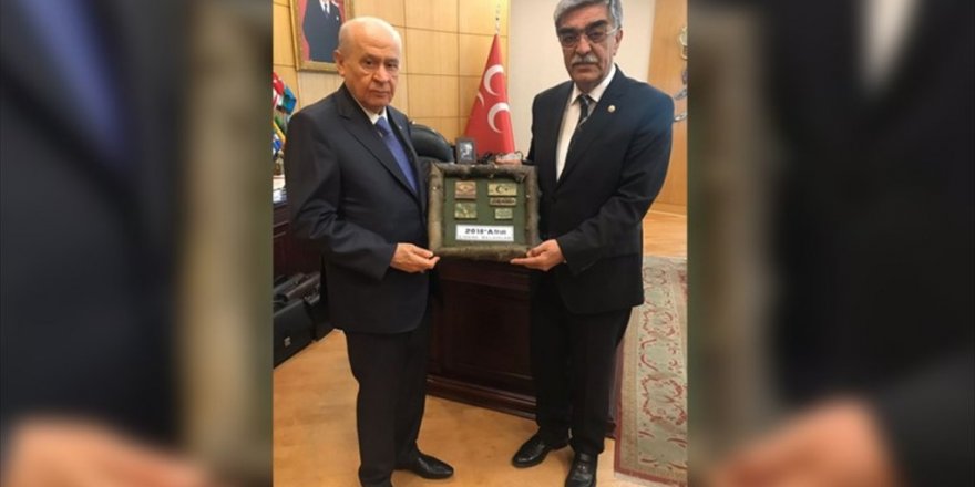 Mehmetçik'ten Bahçeli'ye 'Zeytin Dalı' hediyesi
