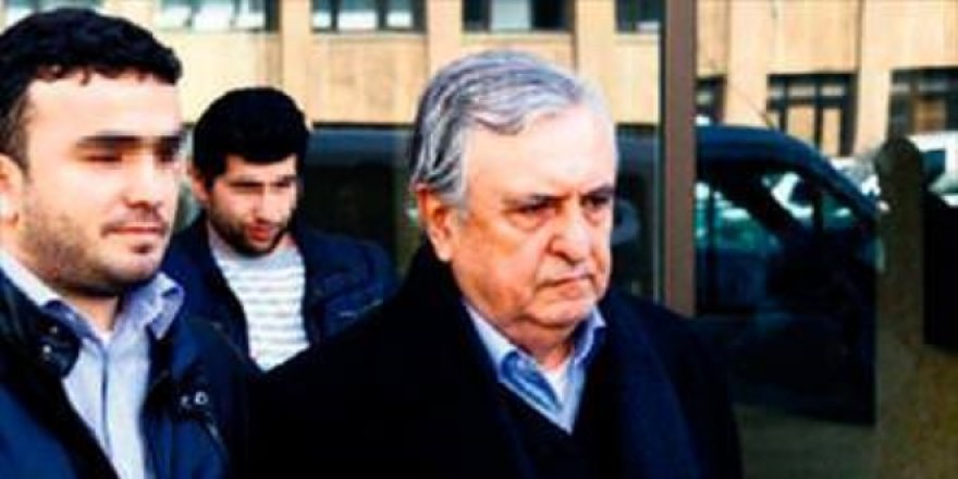 Eski bakan İstanbul'da bıçaklanarak öldürüldü