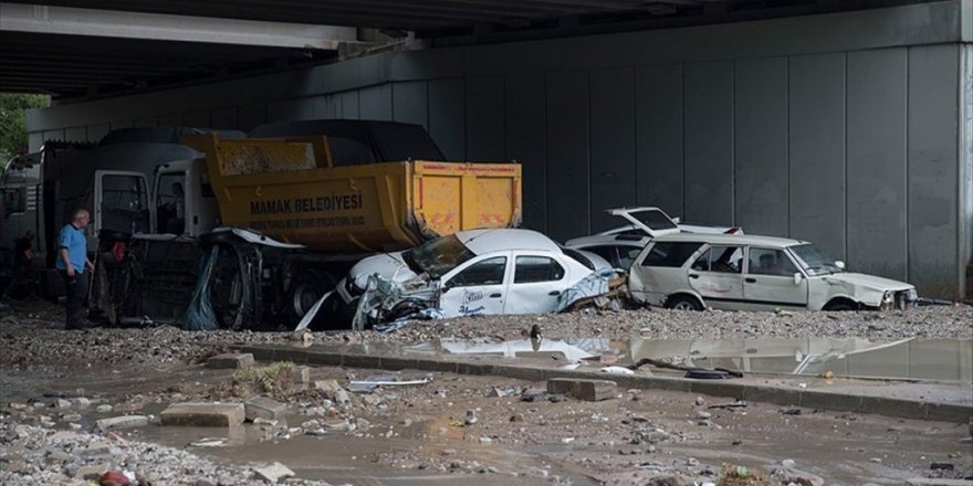 Ankara'daki selin izleri siliniyor
