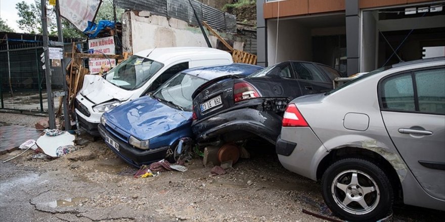 Mamak'taki selde zarar görenlere yardım ödemeleri başladı