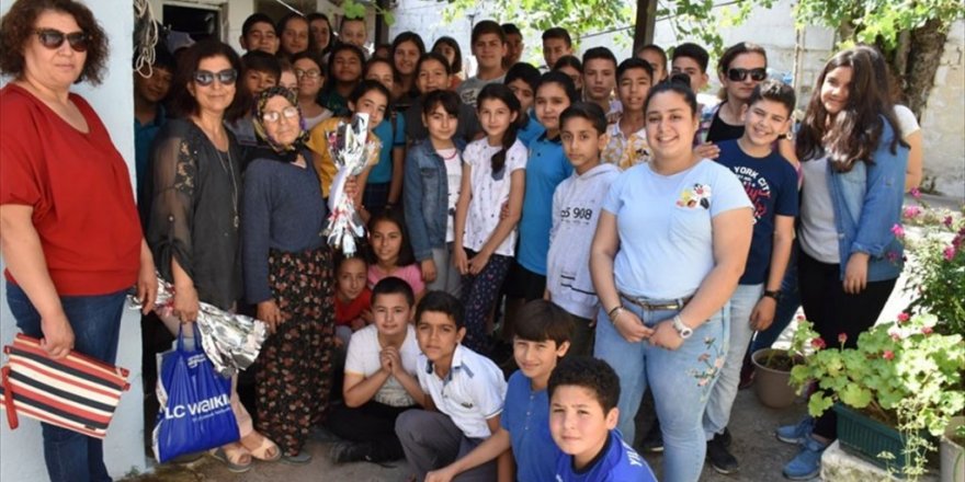 Ortaokul öğrencilerinden 'Anneler Günü' duyarlılığı