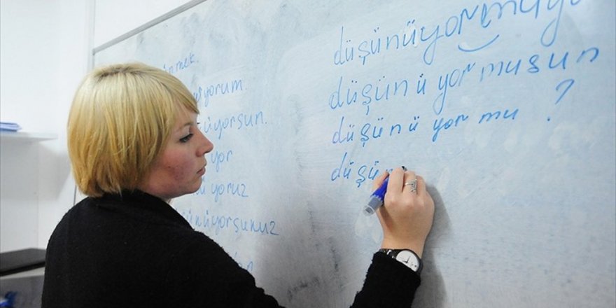 Türkçe resmiyetini 741 yıl önce kazandı