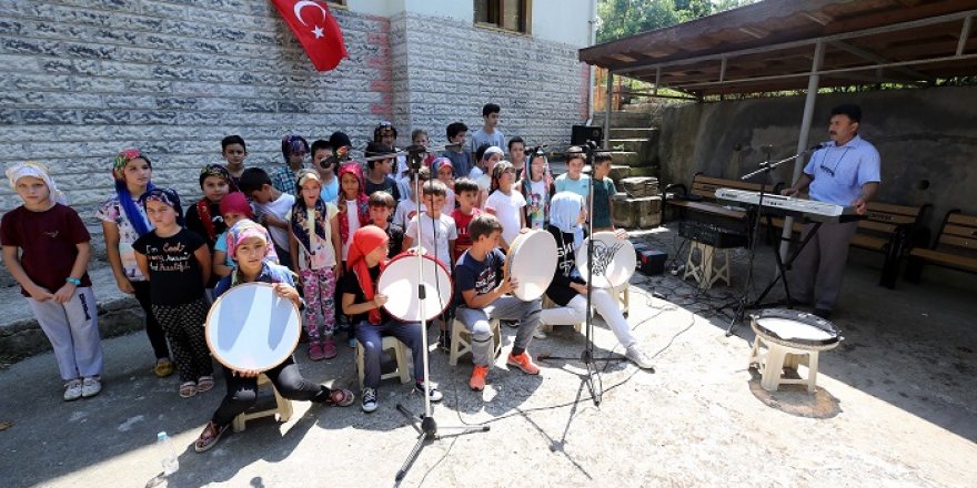 'Muhteşem Hoca'dan çocuklara 'eğlenceli' Kur'an eğitimi