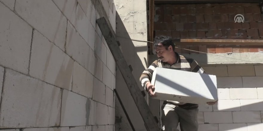 İşte Liyakatin Sonucu: Müdür Vekili Tuğla Örüp Beton Döküyor!