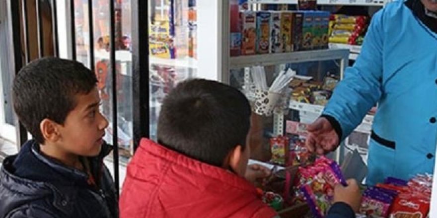 Okul kantinlerinde 1 aylık su kaldı