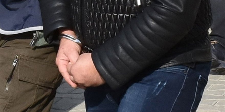 6 il ve KKTC'de FETÖ operasyonu: 12 asker gözaltında