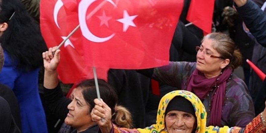 2 MHP'li belediye başkanı, CHP'ye mi geçecek?