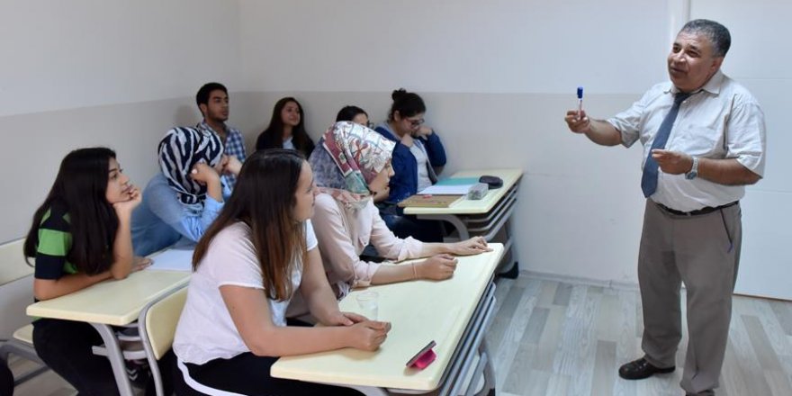 Hem öğretmen hem öğrenci