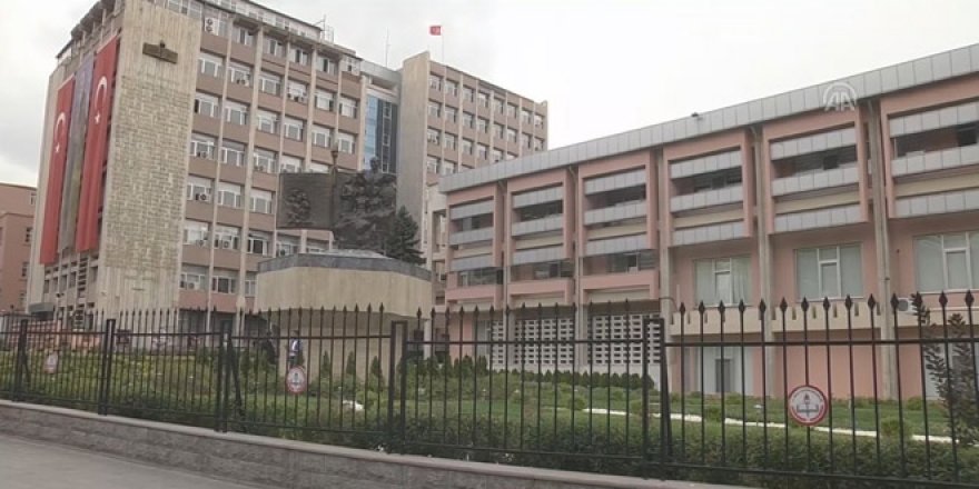 MEB'den "İzmir Marşı'nı okuyan öğrencilere şiddet" iddiasına soruşturma