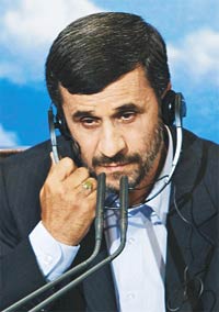 Ahmedinecaddan Obamaya: Gel tartışalım