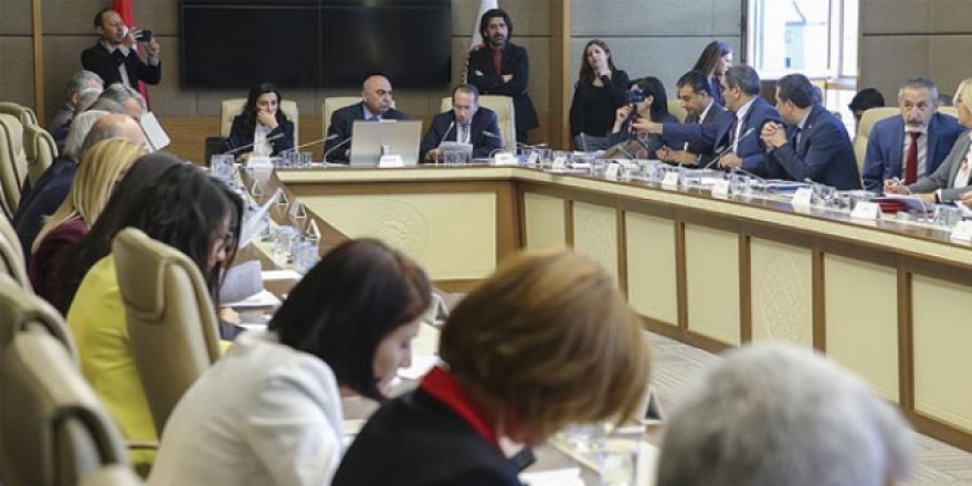 Sosyal medyada sigara yasaklandı